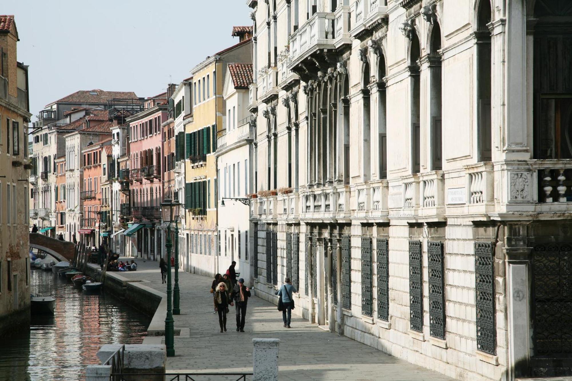 Ca Lezze Bell'Appartamento Nel Cuore Di Venezia Exterior photo