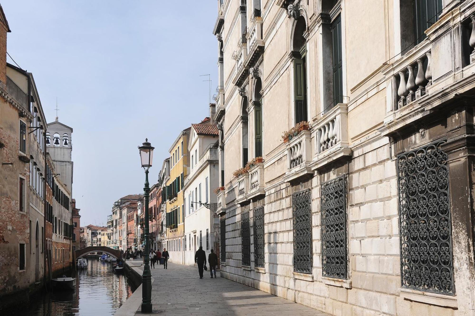 Ca Lezze Bell'Appartamento Nel Cuore Di Venezia Exterior photo