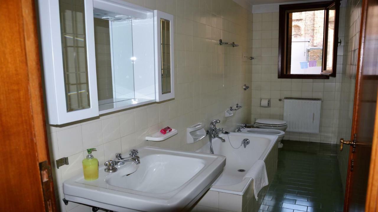 Ca Lezze Bell'Appartamento Nel Cuore Di Venezia Exterior photo